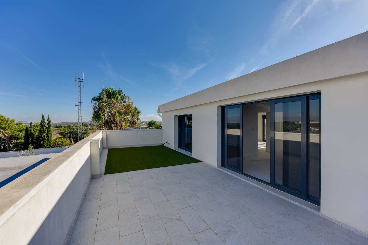 Finca privada de 5.727 m² con vistas panorámicas, piscina