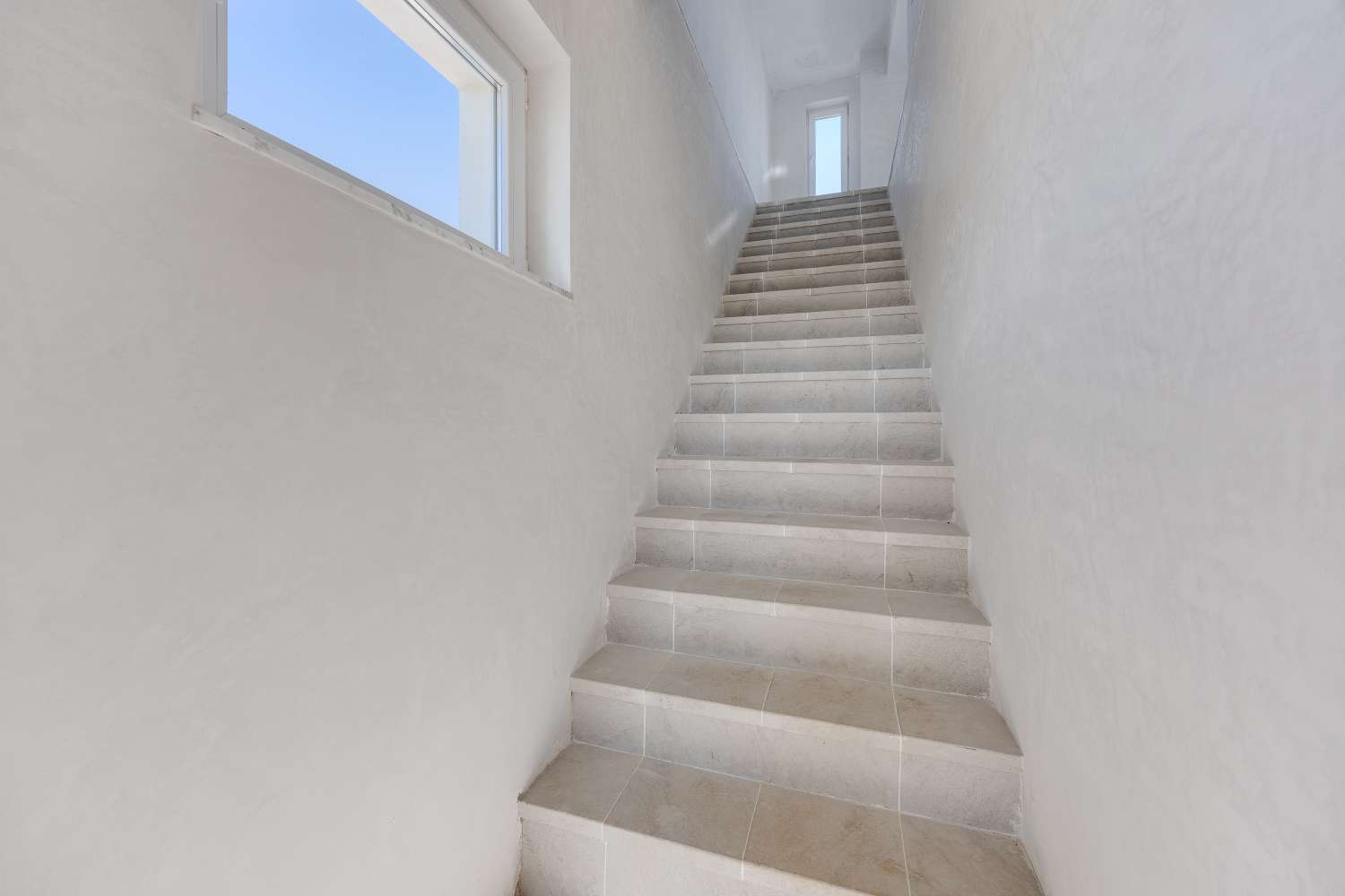 Finca privada de 5.727 m² con vistas panorámicas, piscina