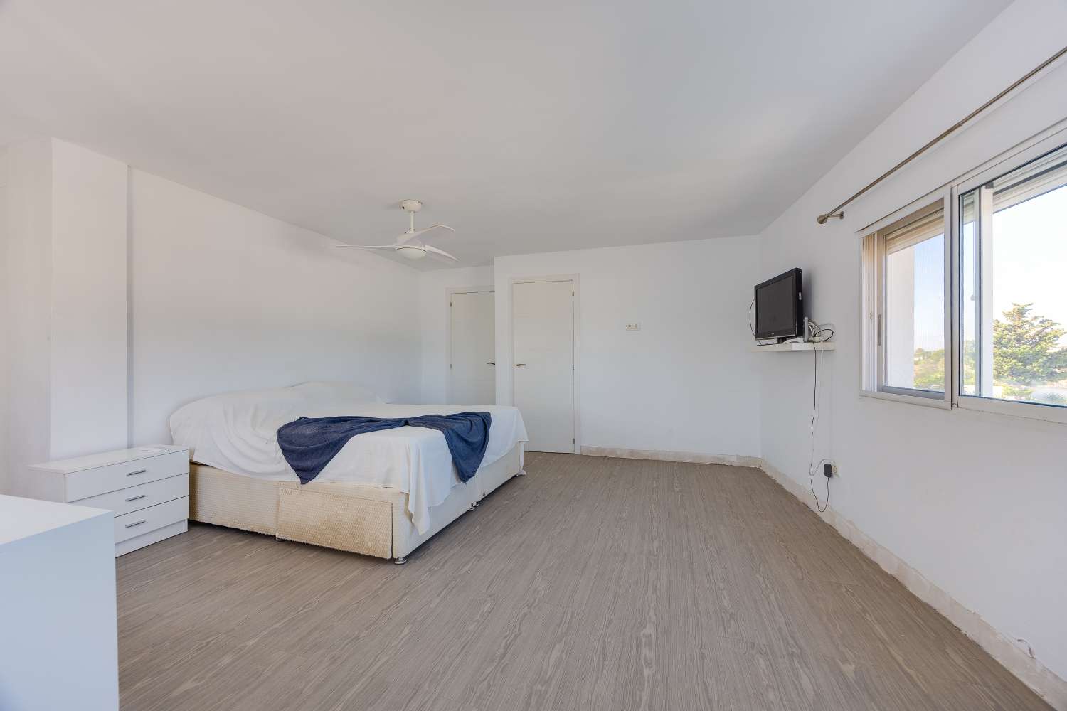 Finca privada de 5.727 m² con vistas panorámicas, piscina