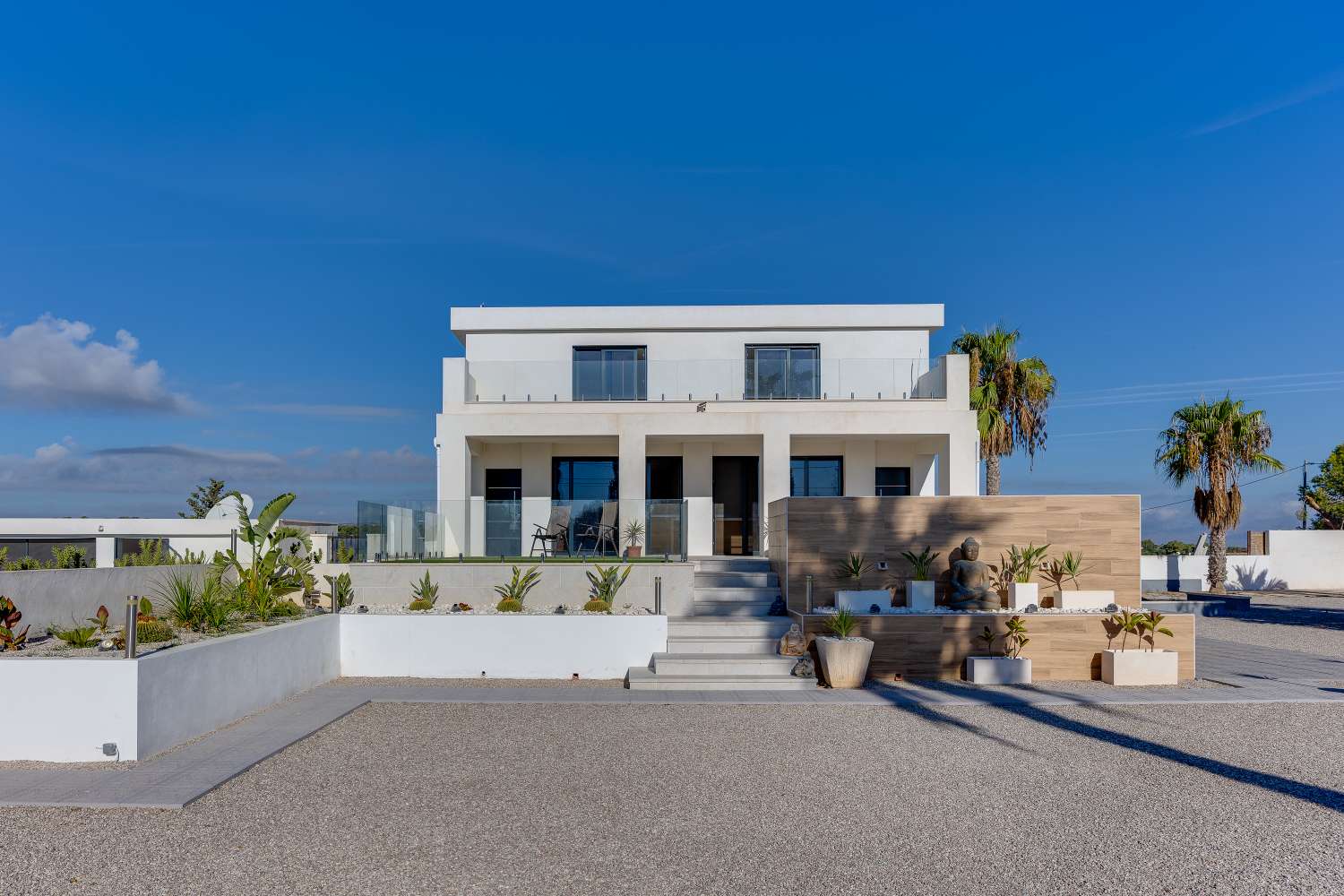 Finca privada de 5.727 m² con vistas panorámicas, piscina