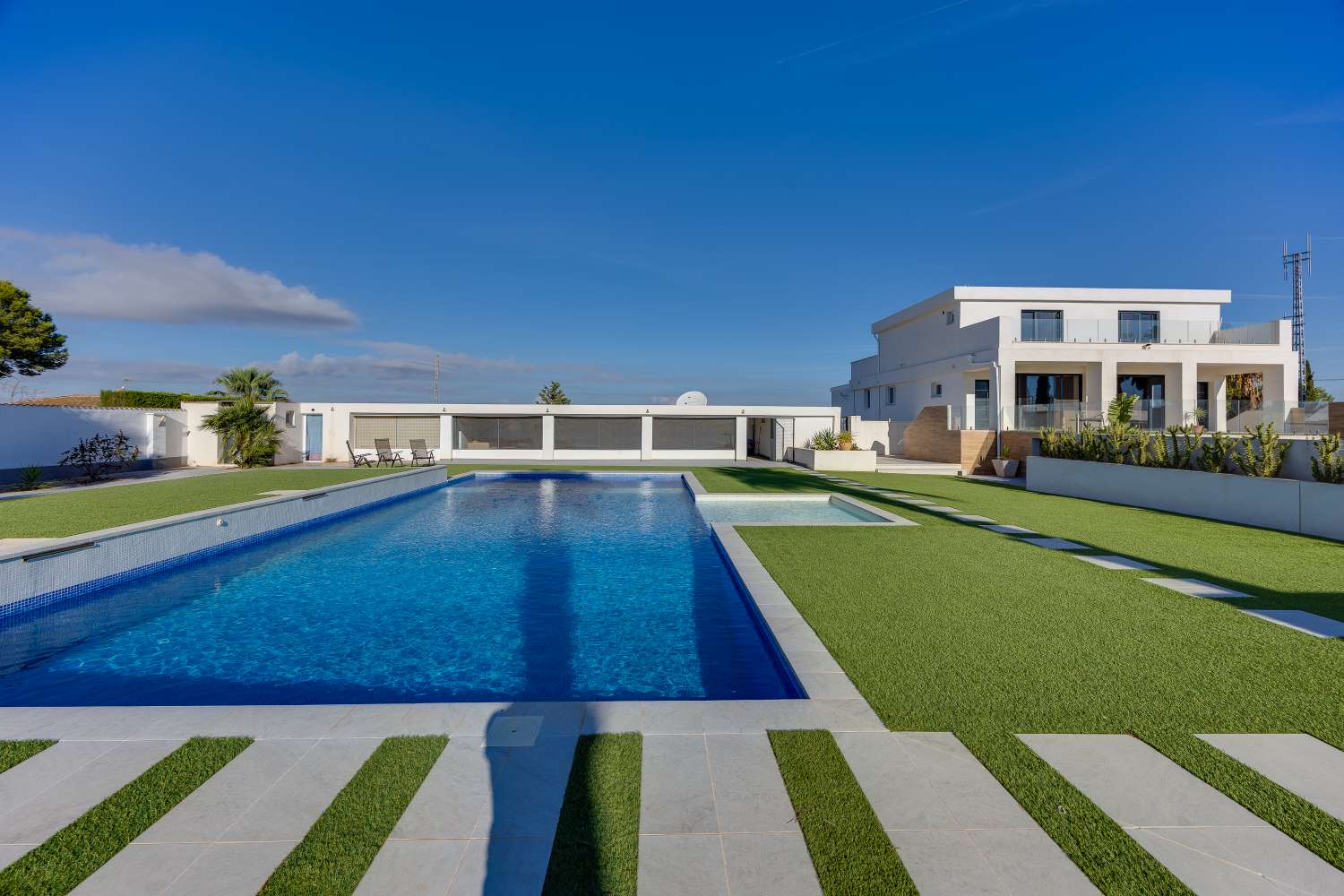 Finca privada de 5.727 m² con vistas panorámicas, piscina