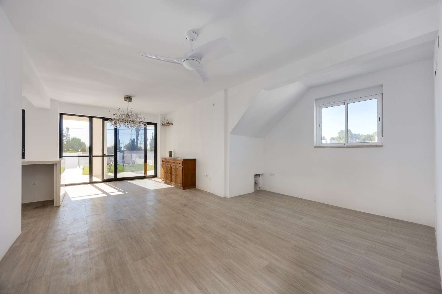 Finca privada de 5.727 m² con vistas panorámicas, piscina