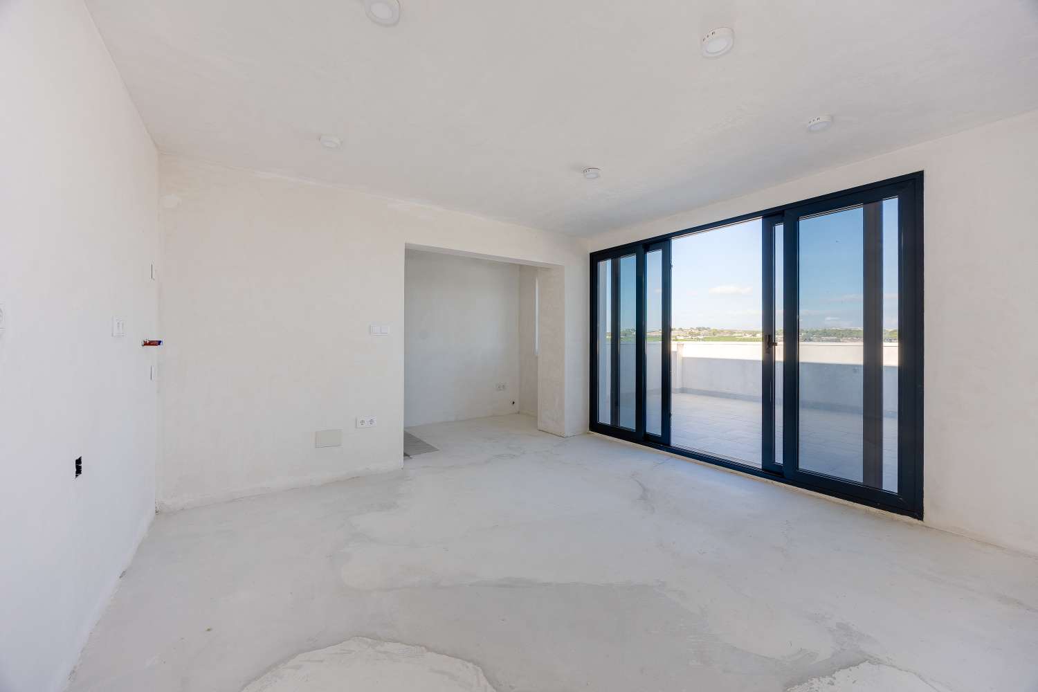 Finca privada de 5.727 m² con vistas panorámicas, piscina