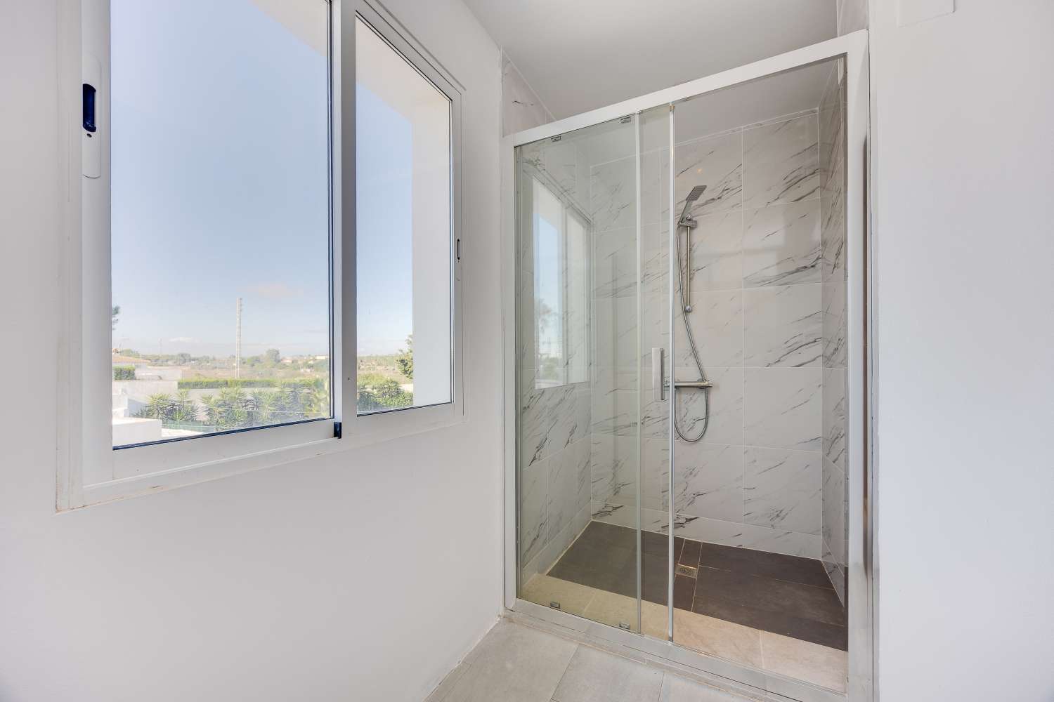 Finca privada de 5.727 m² con vistas panorámicas, piscina