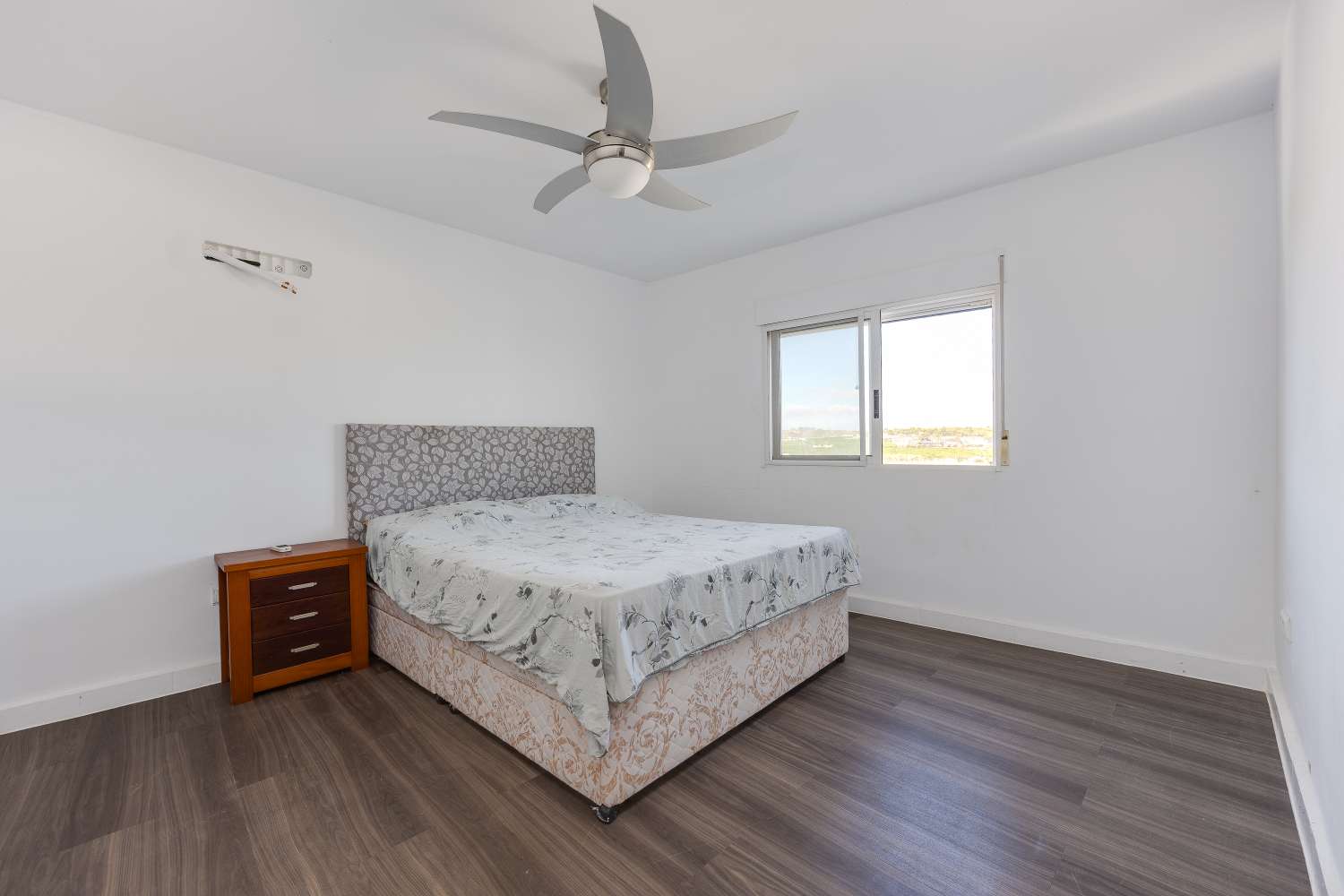 Finca privada de 5.727 m² con vistas panorámicas, piscina