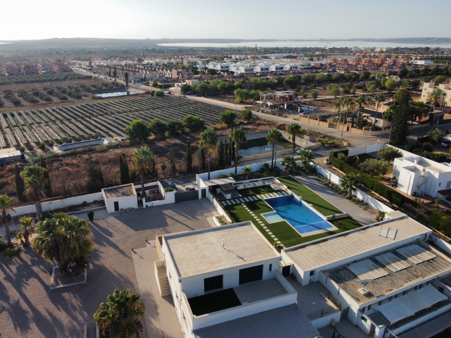 Finca privada de 5.727 m² con vistas panorámicas, piscina