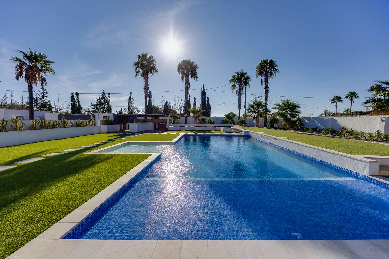 Finca privada de 5.727 m² con vistas panorámicas, piscina