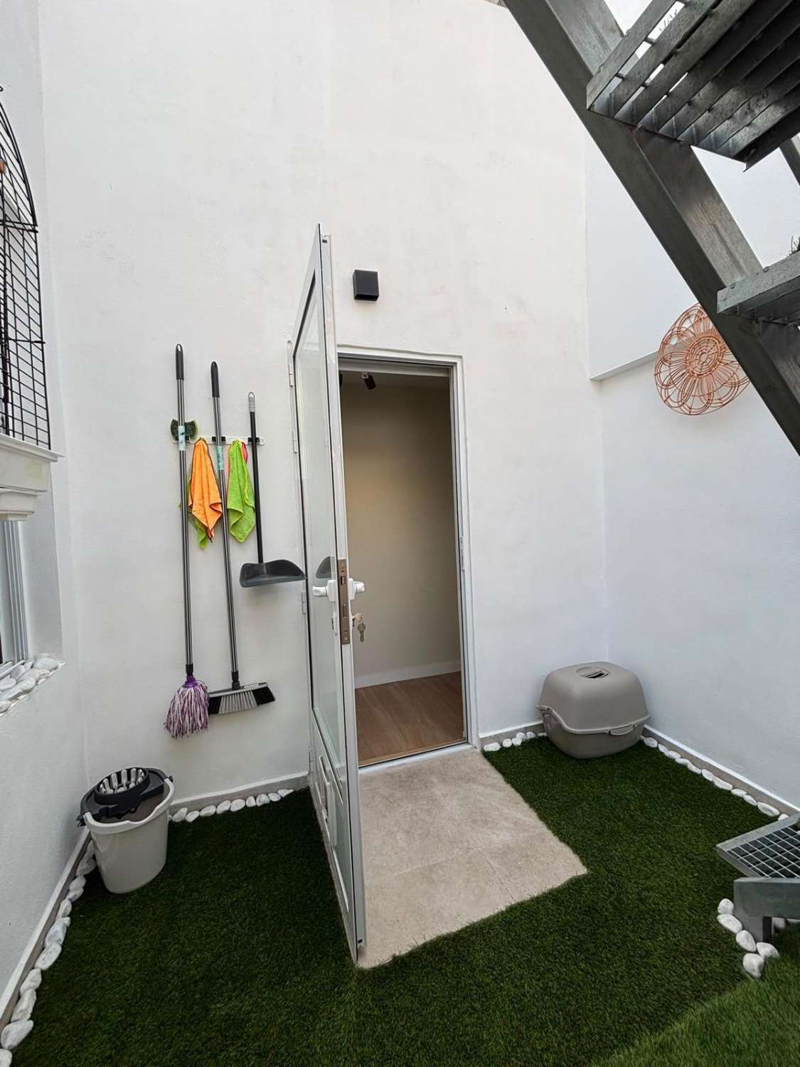 SAMOSTATNĚ STOJÍCÍ DŮM TORREVIEJA CENTER