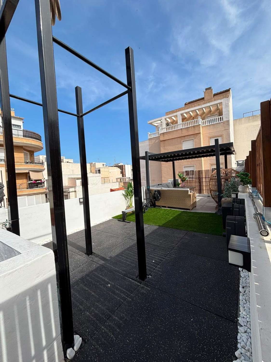 SAMOSTATNĚ STOJÍCÍ DŮM TORREVIEJA CENTER