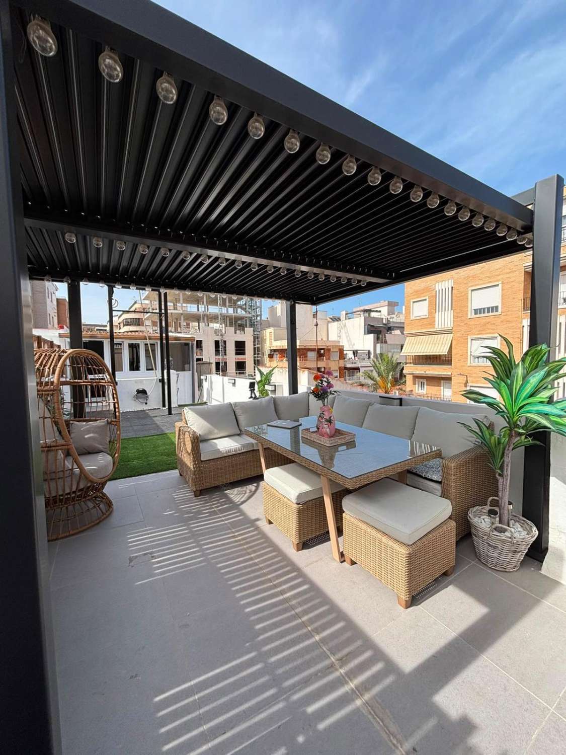 SAMOSTATNĚ STOJÍCÍ DŮM TORREVIEJA CENTER