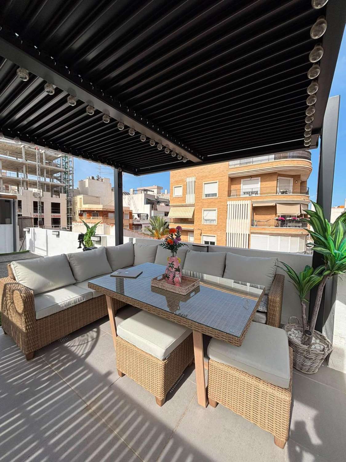 SAMOSTATNĚ STOJÍCÍ DŮM TORREVIEJA CENTER
