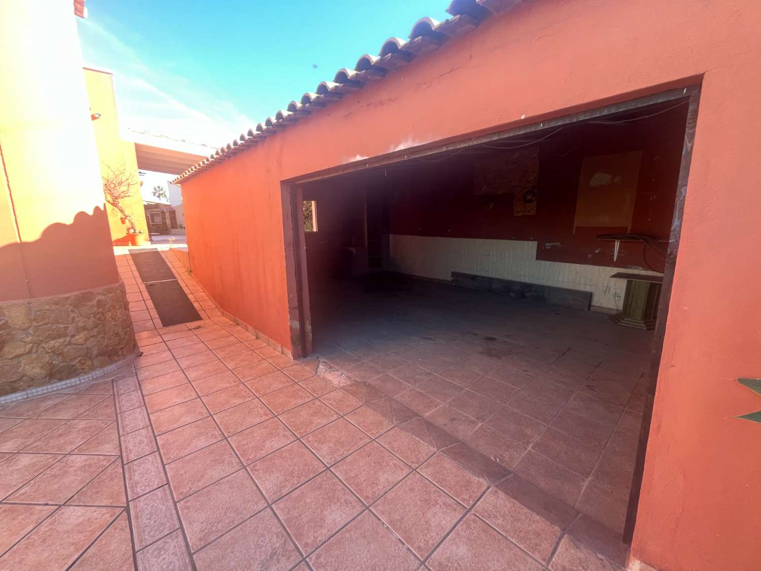 CHALET INDEPENDIENTE CON PISCINA PRIVADA, AGUAS NUEVAS A 3 KM DE LA PLAYA