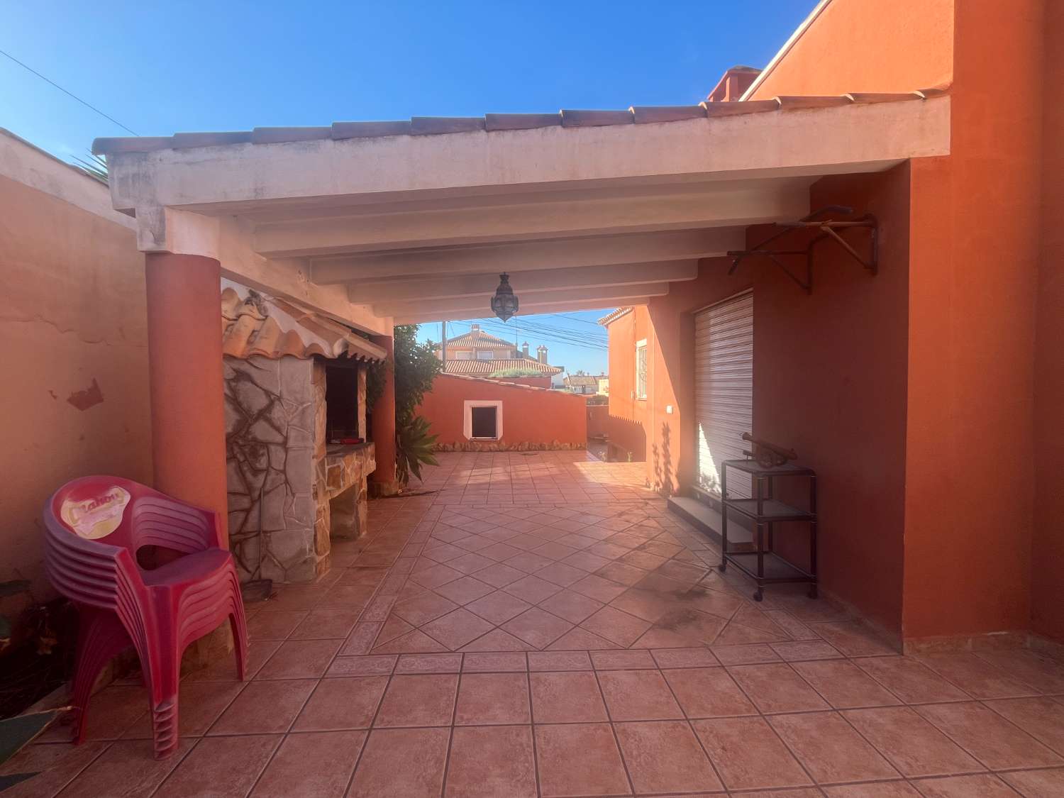 CHALET INDEPENDIENTE CON PISCINA PRIVADA, AGUAS NUEVAS A 3 KM DE LA PLAYA