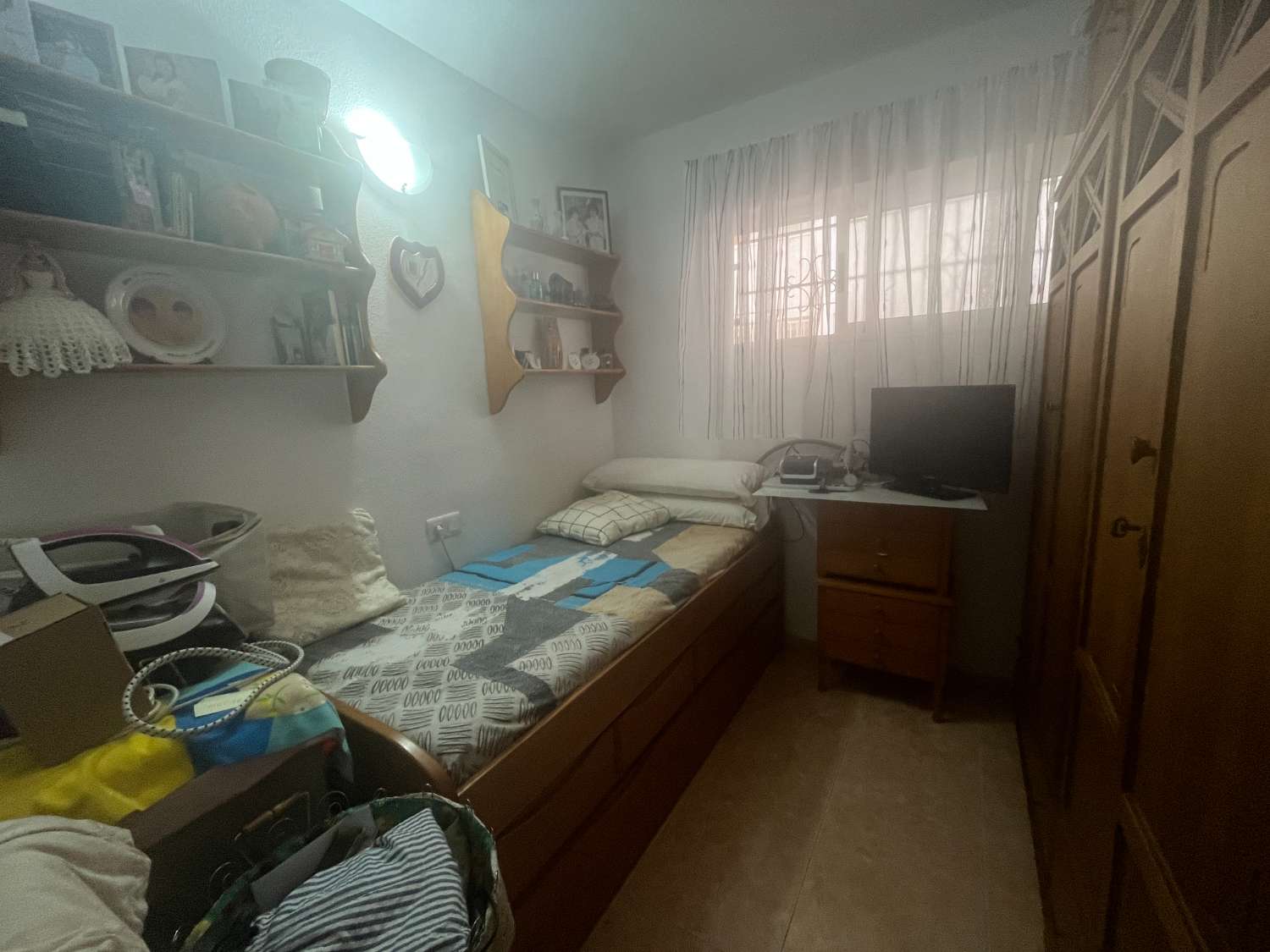 Appartement met twee slaapkamers en zwembad dicht bij het centrum en het strand