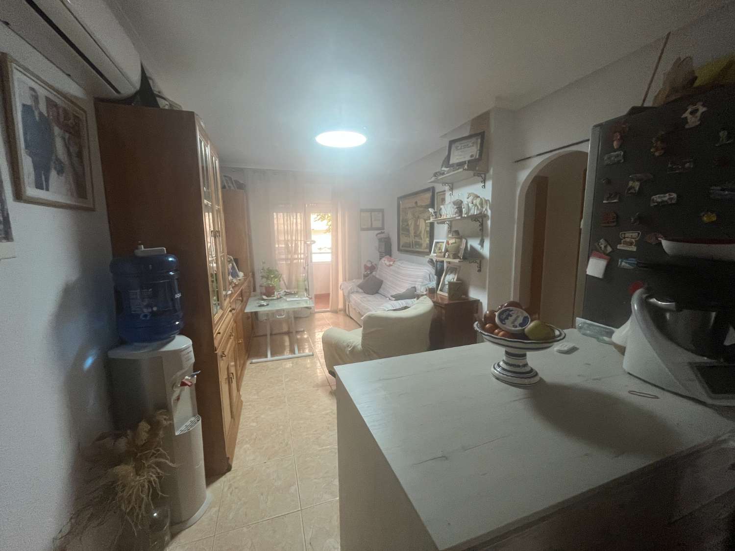 Appartement met twee slaapkamers en zwembad dicht bij het centrum en het strand