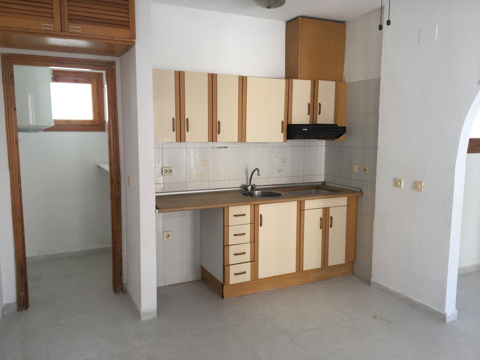 MAKE YOUR OFFER!! 1 BEDROOM APARTMENT WITH TERRACE!!