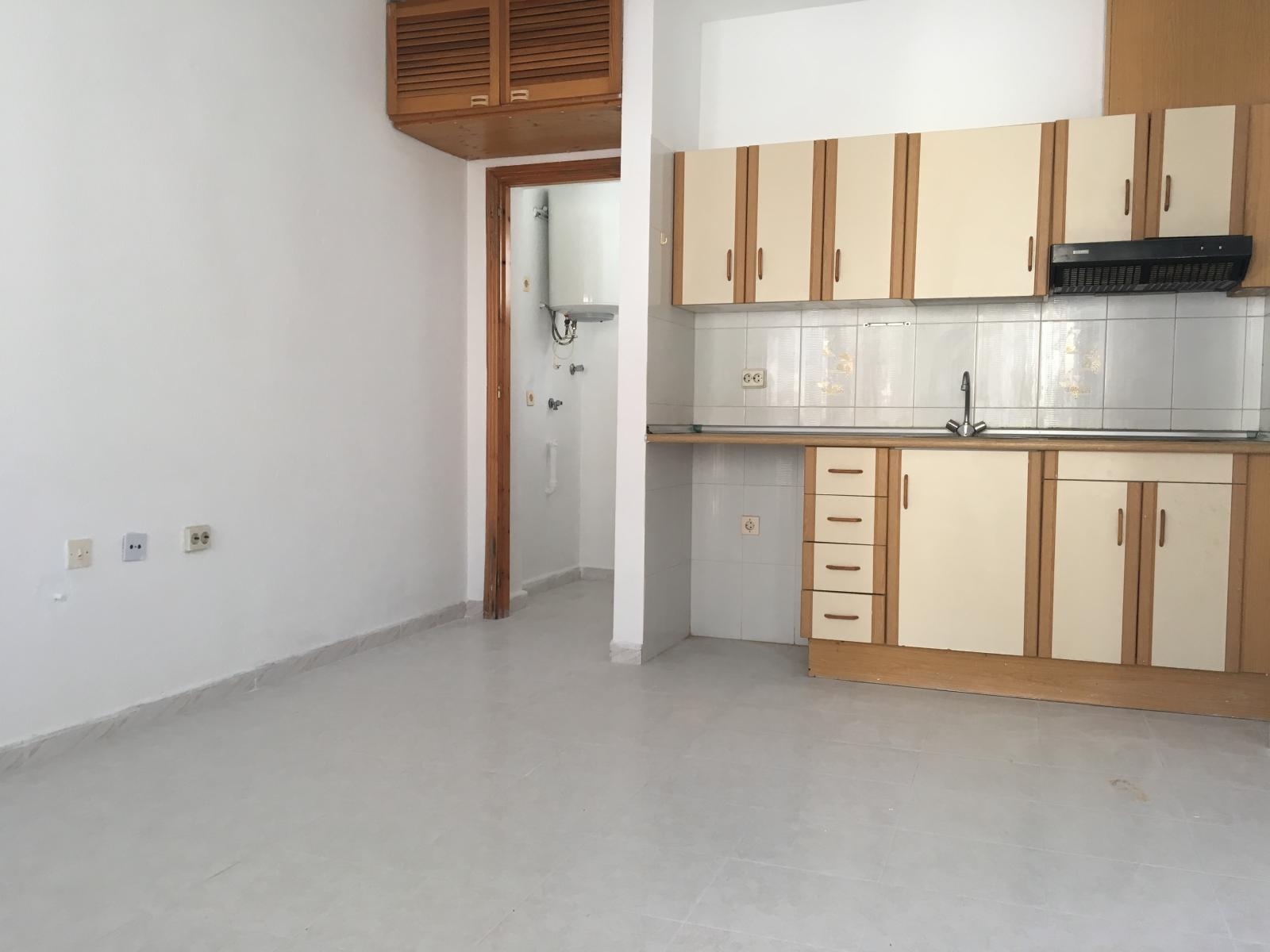 MAKE YOUR OFFER!! 1 BEDROOM APARTMENT WITH TERRACE!!